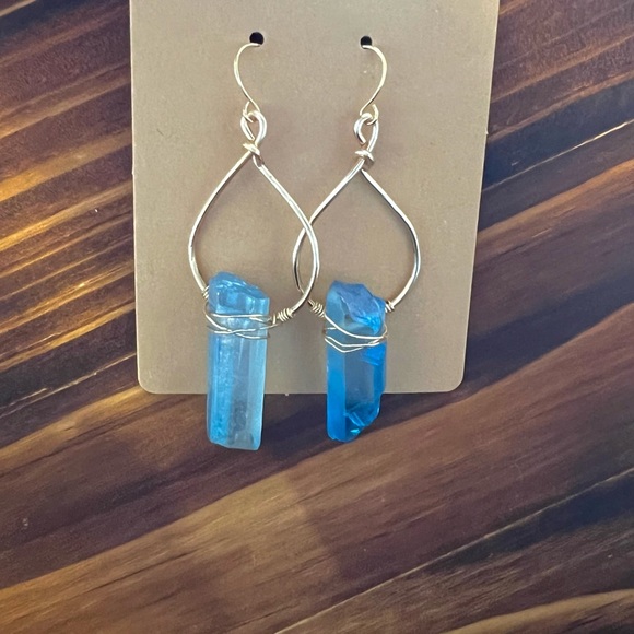 Light blue and gold crystal earrings. - Picture 2 of 2